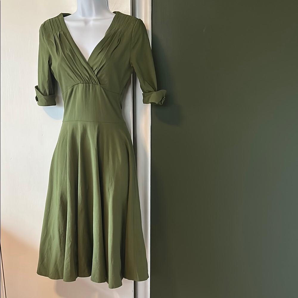 Unique Vintage - Delores Swing Dress in Olive